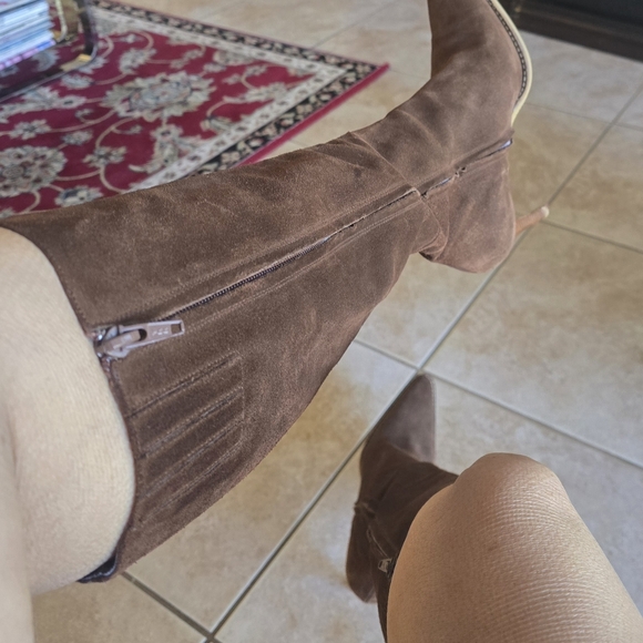 Banana Republic Made in Spain Vintage Brown Suede 3" Heel Pointed Toe Boots, 8M - Picture 9 of 10